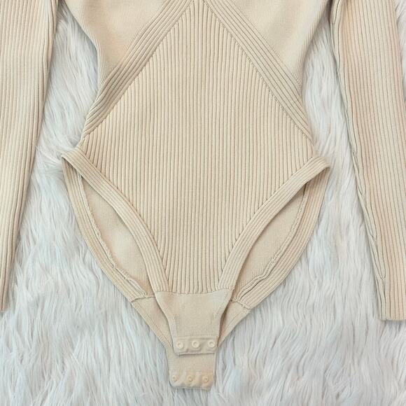 COS Ribbed Long Sleeve Bodysuit Seamless Rib Knit Fitted Top Beige Sweater - Picture 8 of 14